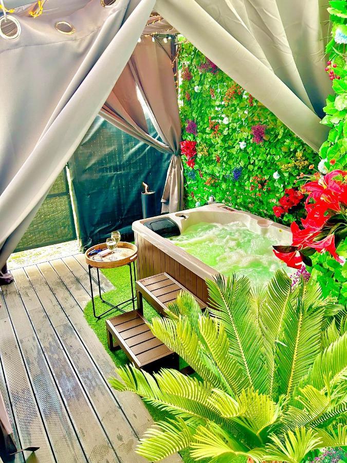 La Lover'S Jungle Pont-Sur-Yonne Екстериор снимка